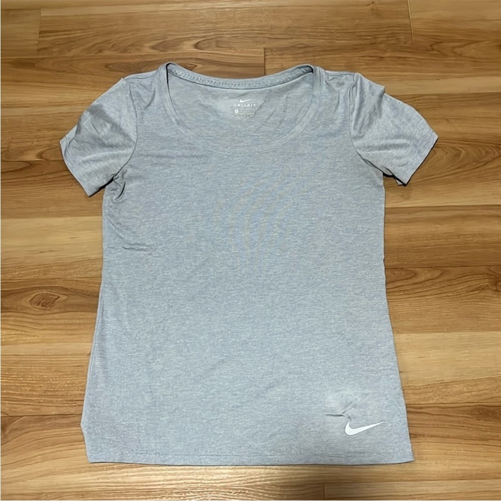 Nike Gray Short Sleeve T-Shirt - Picture 2 of 5